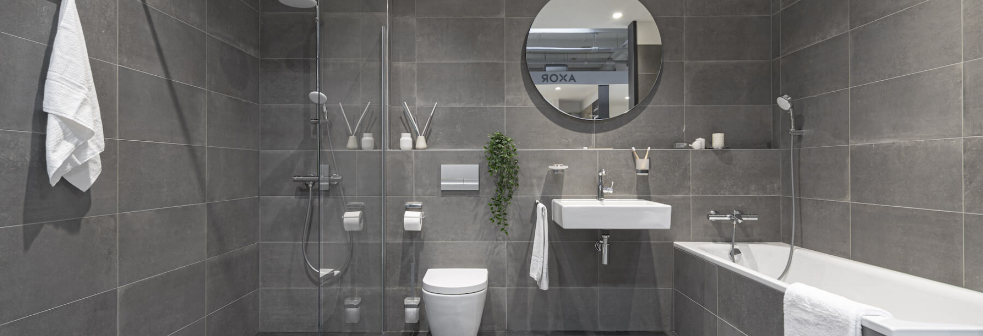Koupelnové kóje z dlažby Icône Bleu pro projekt Sky Park by Zaha Hadid