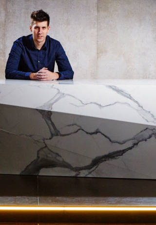 Stoly z dlažby vyrobené v TechnoArtu