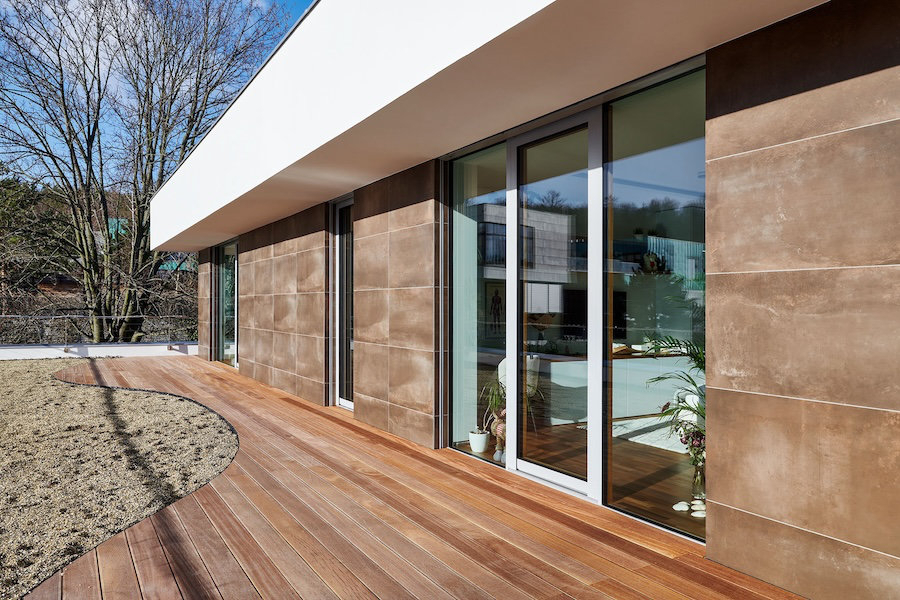 Dodané obklady, dlažby a sanitární technika pro rodinný dům v Ďáblicích