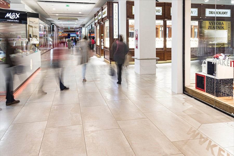 Použité dlažby a obklady v nákupních centrech