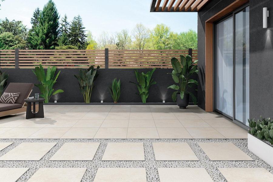 Dlažba ze série Pietra di Rapolano na venkovní terase