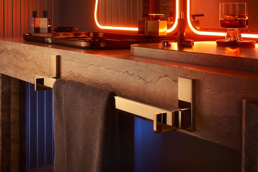 Koupelnové doplňky od Axor do moderní koupelny