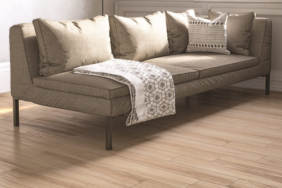 Obývací pokoj s dlažbou v designu dřeva Timber od Ermes Aurelia