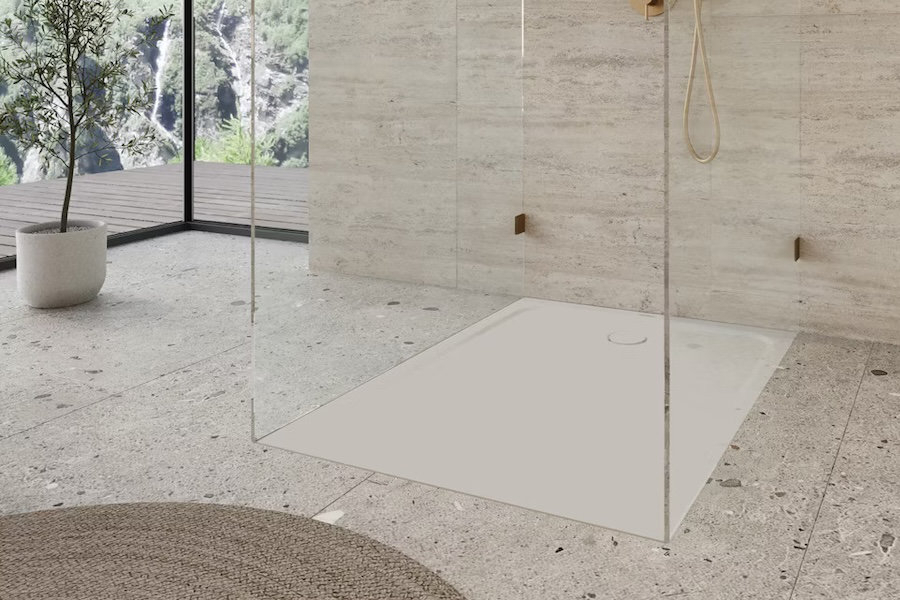 Koupelna v přírodních tónech se sanitou Cayono od Kaldewei