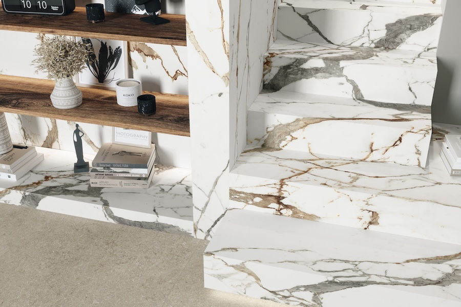 Obývací pokoje s obkladem či dlažbou v designu mramoru od Florim