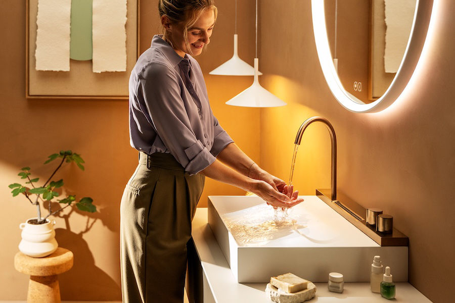 Umyvadlo a baterie Avalegra v koupelně