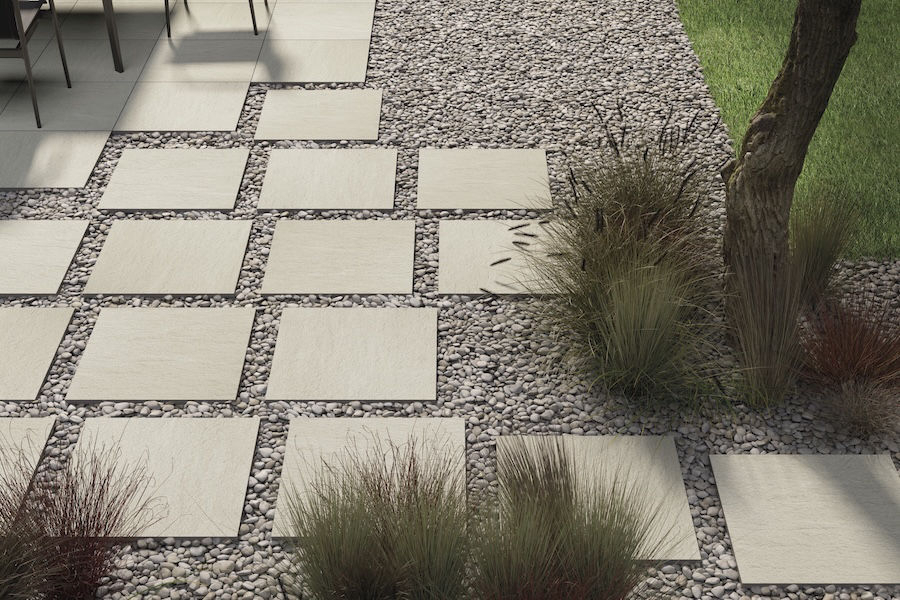 Terasa s keramickou dlažbou Quarzite Sabbia od FMG