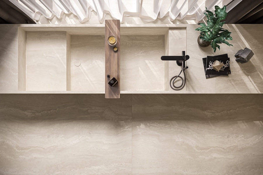 Koupelna ze série Authentic Luxe od Florim v designu pearl travertine