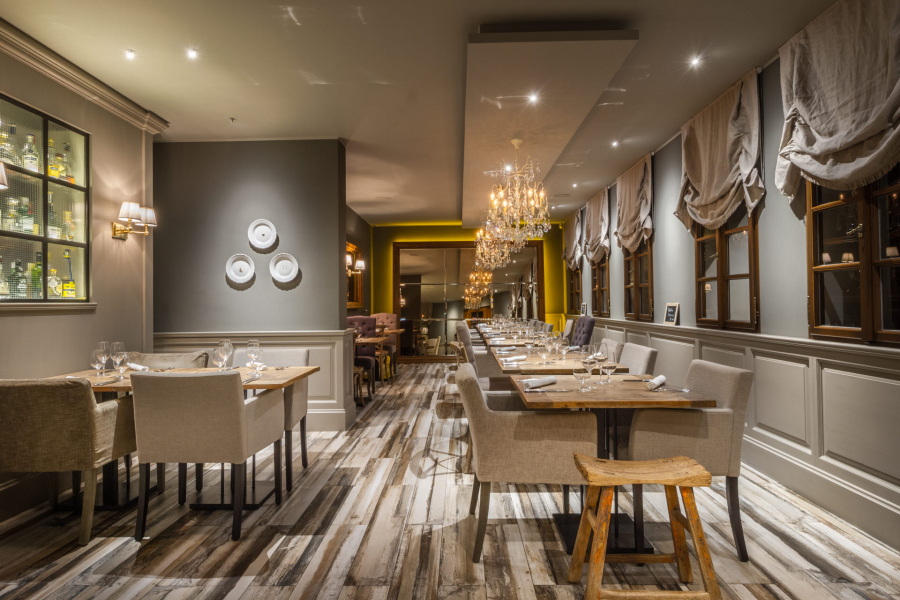 Dlažba Blocks 5.0 v restauraci Šupina a Šupinka v Třeboni