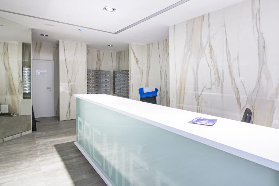 Obklad ve společných prostorách bytového domu PREMIÉRE