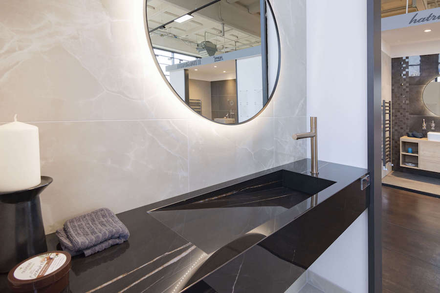 Atypické umyvadlo Florence se šikmým dnem