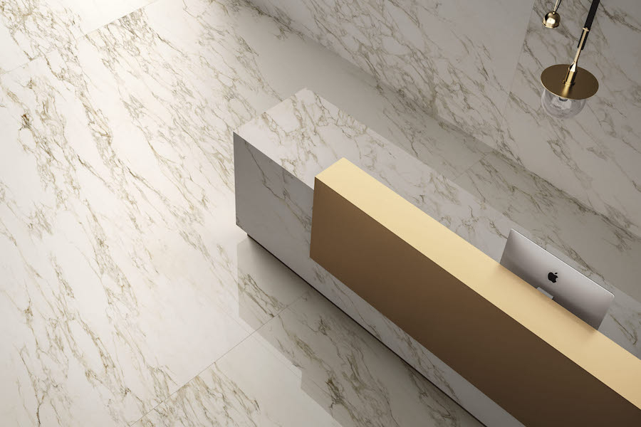 Série Marble Experience od Italgraniti na recepci