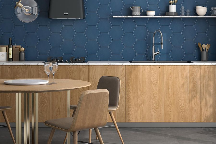 Šestiúhelníkový formát Mayfair v moderním interiéru