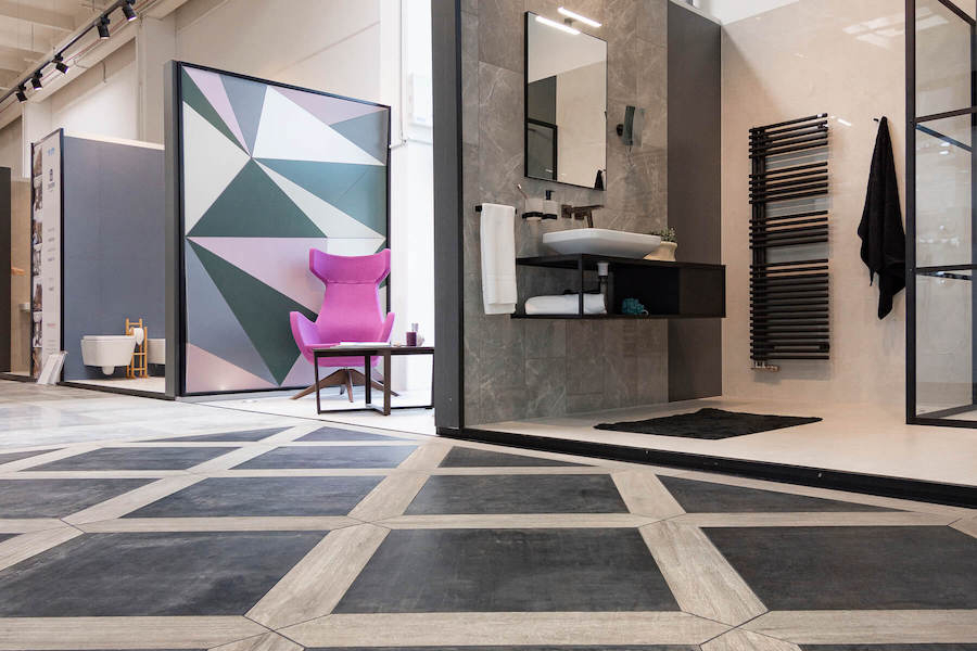 Podlaha z keramických dlažeb Matierés a Selection Oak na vzorkovně v Bratislavě