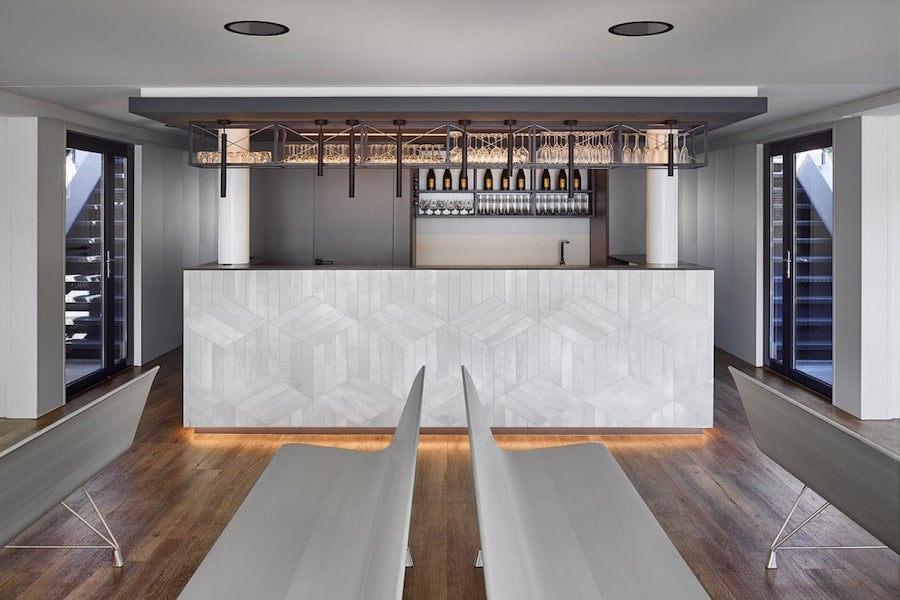 Mozaika z dlažby Metaline na výletní lodi Bella Bohemia