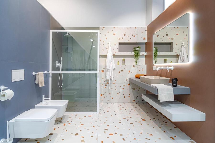 Koupelna s dlažbou a obkladem Nuances od Italgraniti