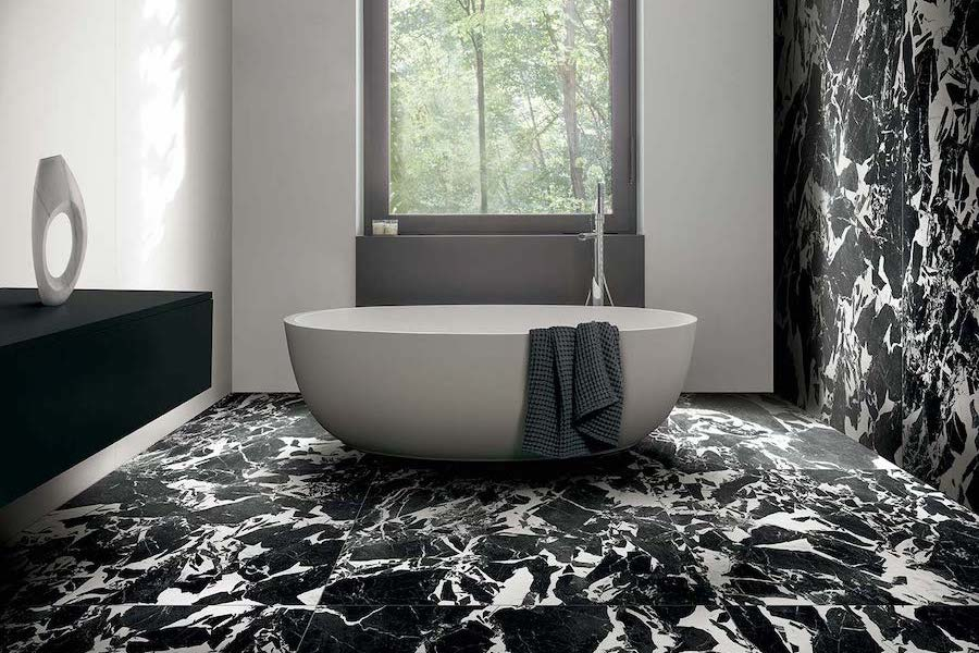 Koupelna v designu mramoru ze série B&W Marble