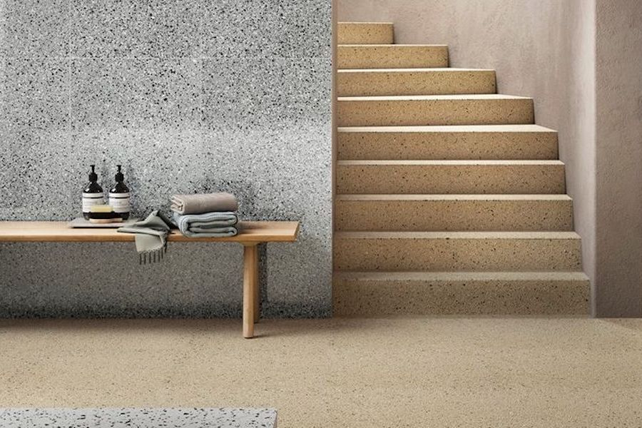 Koupelna z keramické dlažby FMG Rialto v designu beige a grey