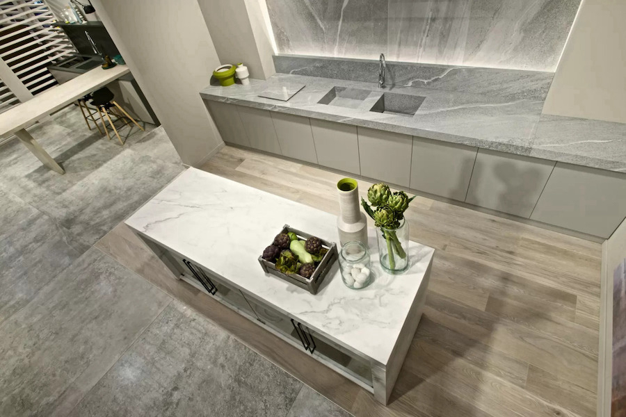 Kuchyňské linky a pulty z keramické dlažby Marble