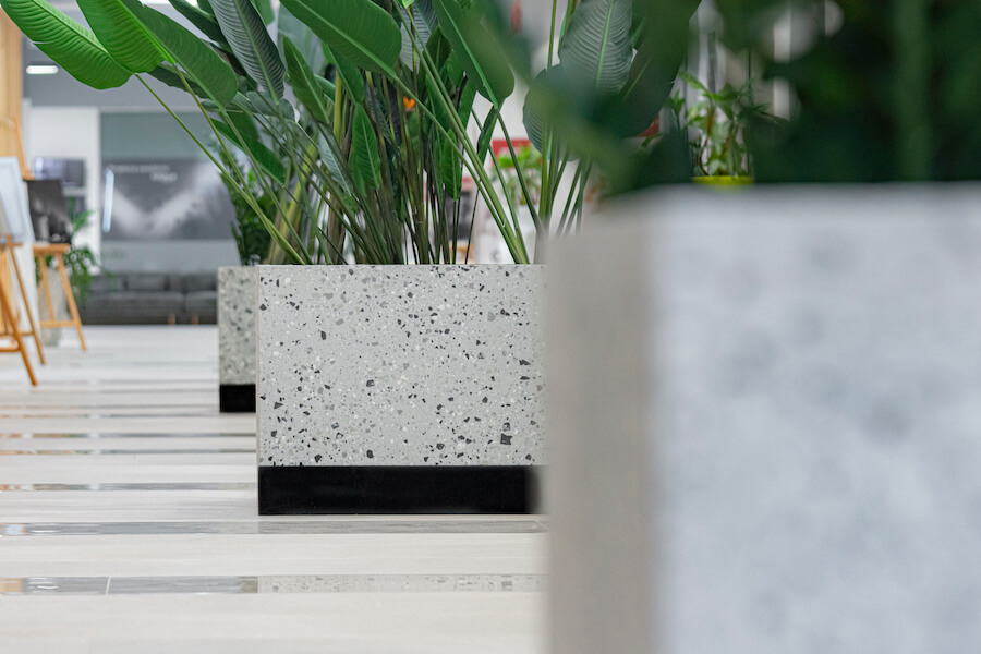 Květináče z dlažby Venice Villa v bratislavském New Living Center