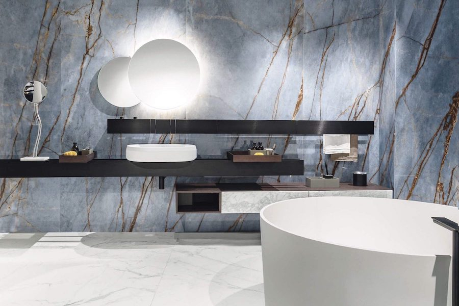 Modrý mramor Heritage Luxe v koupelně