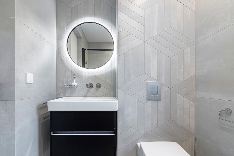 Realizace koupelny s keramickým obkladem Italgraniti Metaline