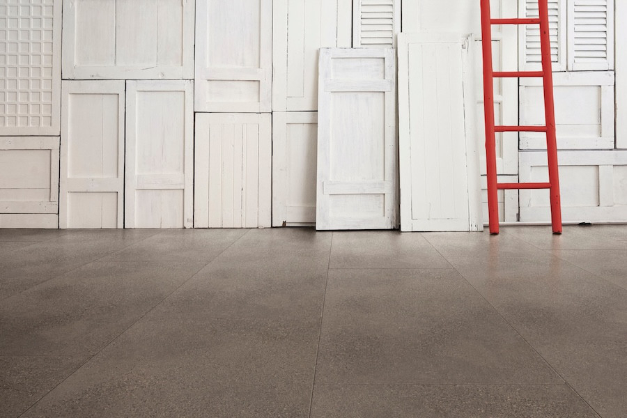 Dlažba v designu kamene Trax od italského výrobce FMG