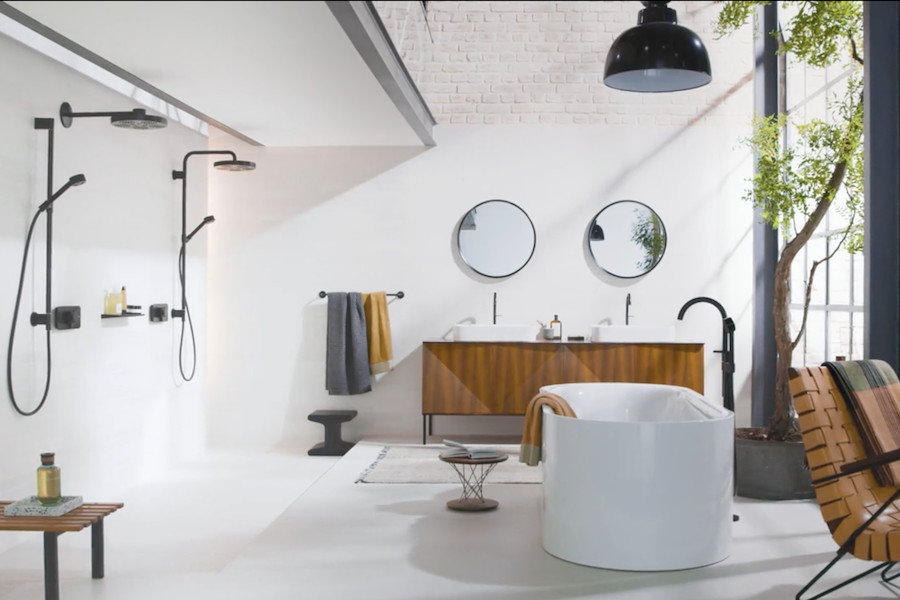 Koupelnová kolekce baterií AXOR One v černém provedení