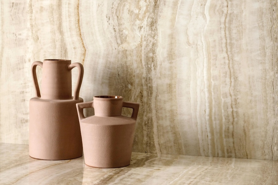 Kolekce obkladů a dlažeb v designu onyxu Eccentric Luxe od Florim