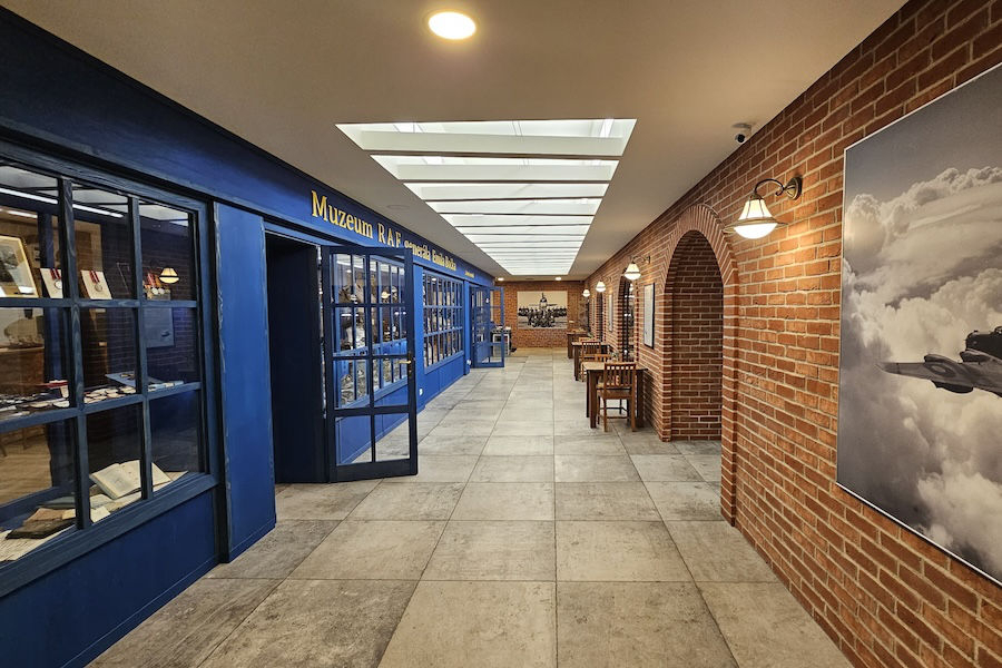 Dlažba La Roche od výrobce Florim v RAF House restauraci a muzeu