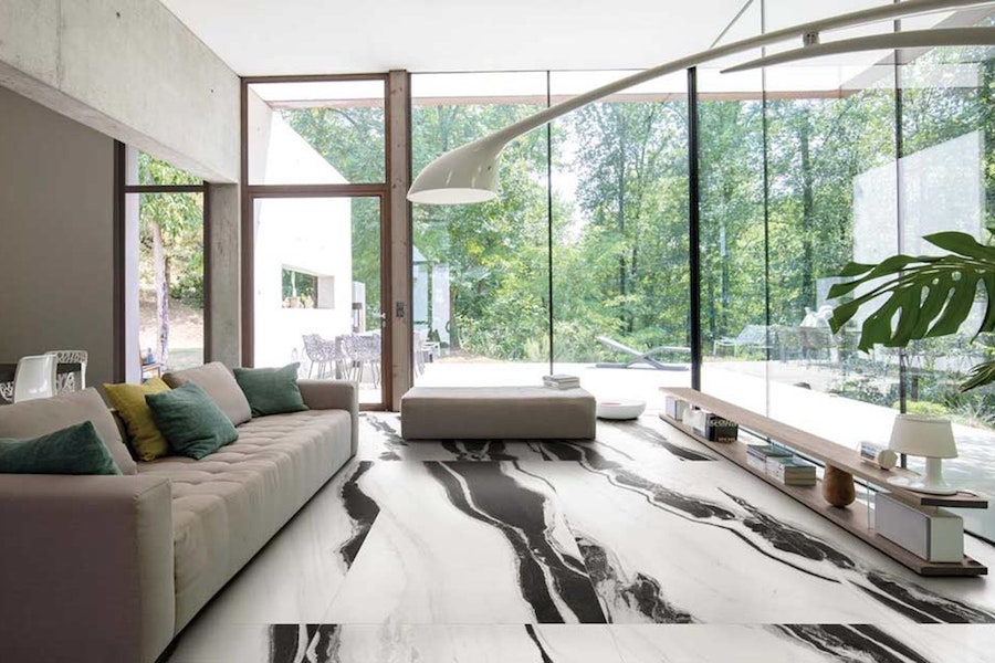 Dlažba B&W Marble od Florim v interiéru