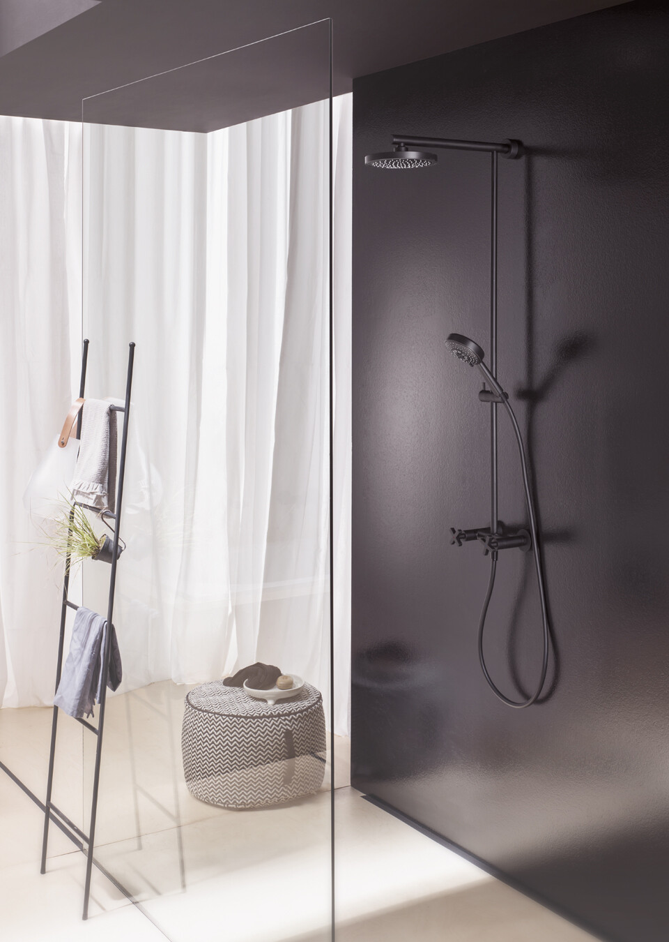 Sprcha se sprchovým setem Nobili Lira v designu černá matná