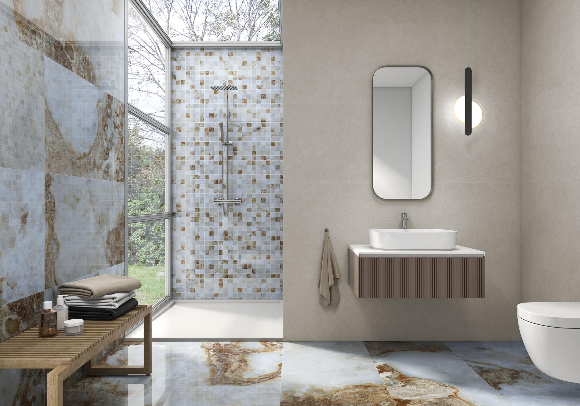 Koupelna s keramickým obkladem a dlažbou Lux Danae v designu esmeralda
